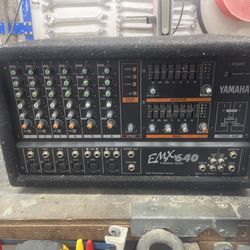 Yamaha EMX 640 powered mixer