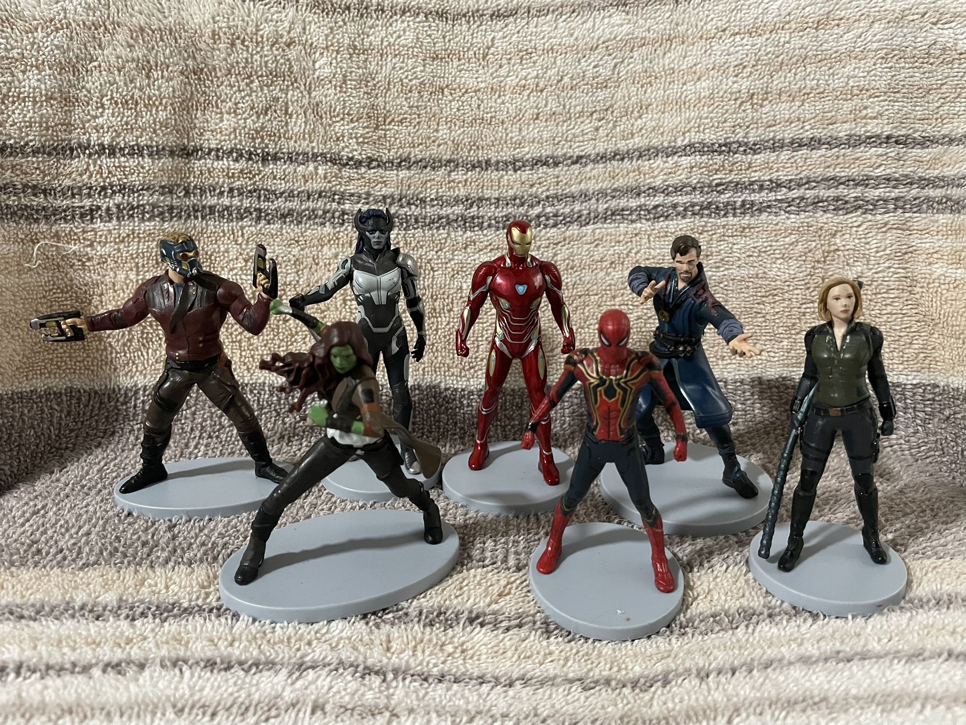 Disney Store Marvel Avengers Lot of 7 PVC Action Figures 4"