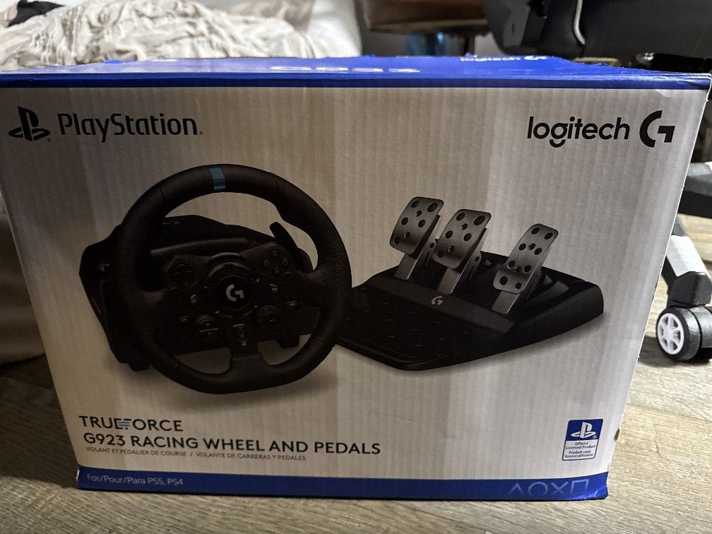 Logitech G923 Turbo Force Stering Wheel And Petals