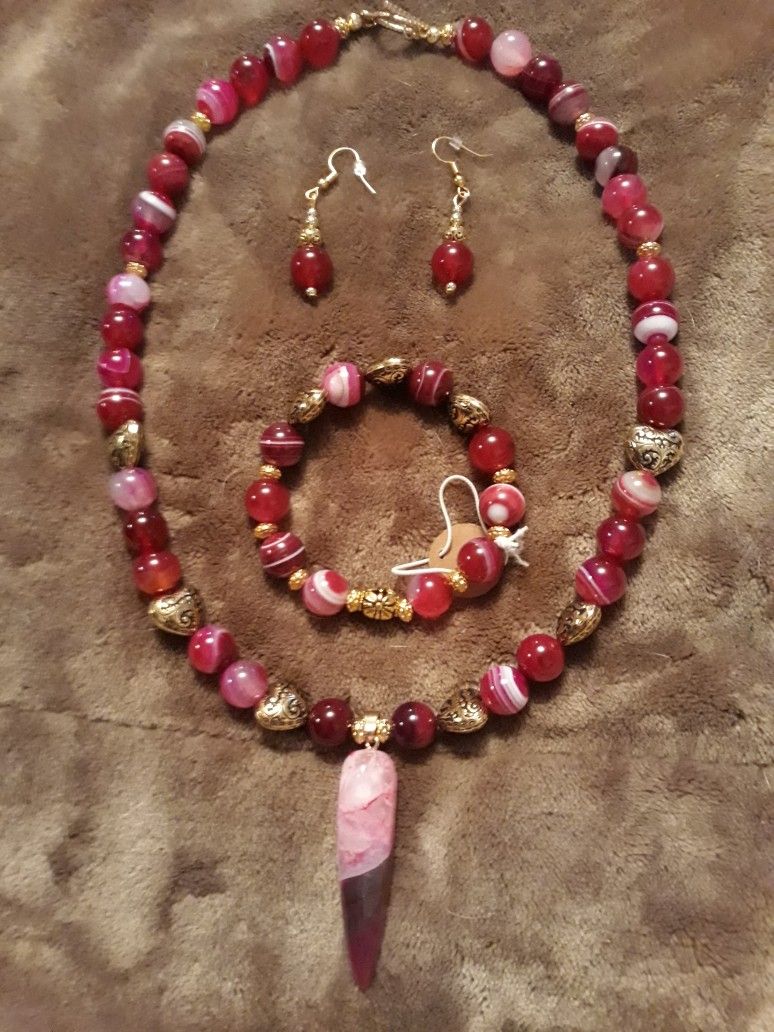 Pink agate bracelet necklace and earring set