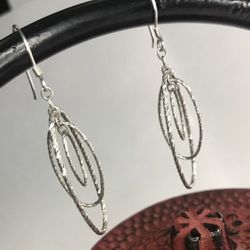 Sterling Silver triple orbiting oval dangle hook earrings YSH S925  Excellent clean condition no pets no smoke   I do bundle!!