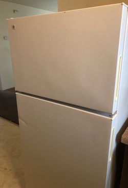 GE fridge works good