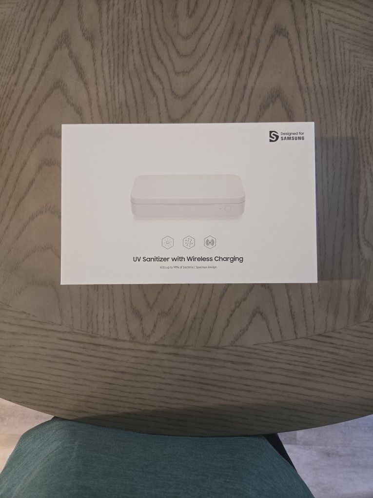 UV Sanitizer With Wireless Charging