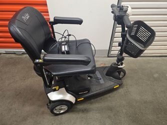 Pride Go-Go Elite, traveler 3-wheel mobility scooter