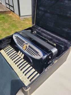 Vintage Giulietti S32 Accordion