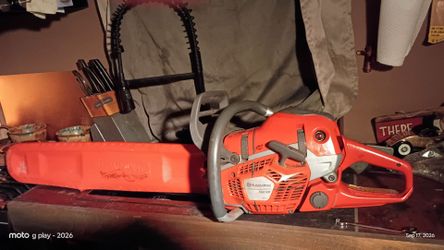 Husqvarna 562 XP Chainsaw with Bar Cover