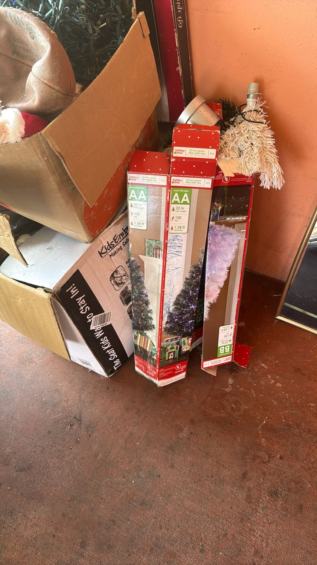 Free Christmas Items Need Done ASAP for Sale in Princeton, FL - OfferUp