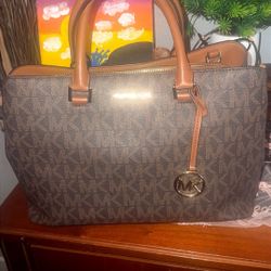 Michael Kors/Kate Spade