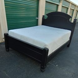 QUEEN BED FRAME WITH BOX SPRING AND MATTRESS 