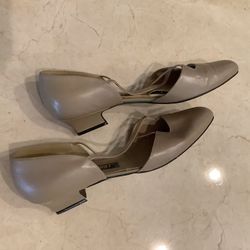 Easy Spirit Shoes, Size 11 Leather Very Good Condition. Very Good Heels And Soles