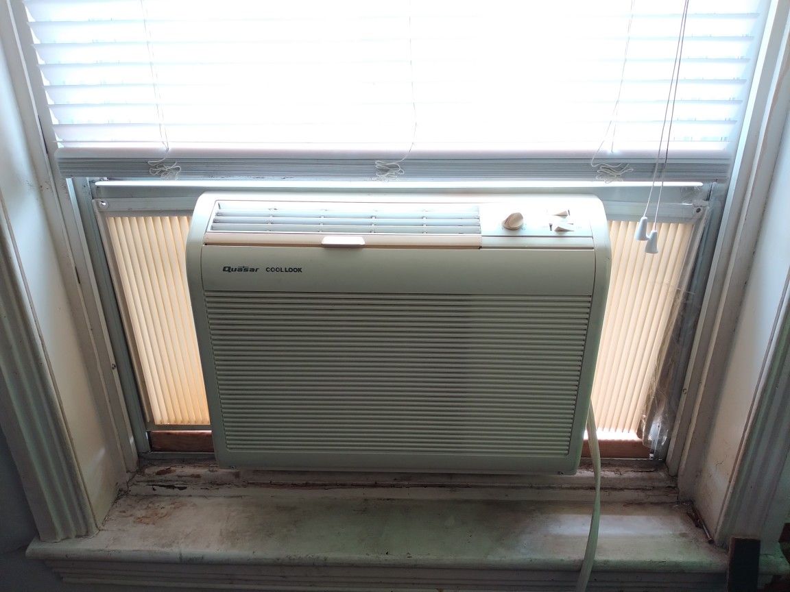 Quasar "Cool Look" 5,000 BTU Window A/C