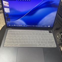 MacBook Air M2