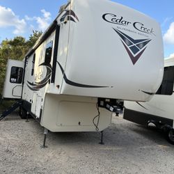 2020 Cedar Creek 37 Mid Bunk 