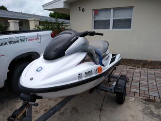 2000 Millennium Edition Yamaha Wave Runner & Trailer