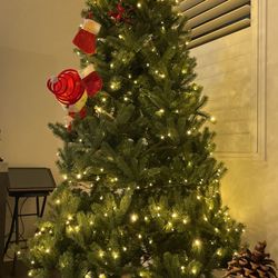 7.5 ft Christmas Tree (Multiple mode light change)