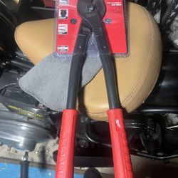 Milwaukee 17-inch Utility Cable Cutter (model 48-22-4016).  