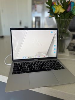 Apple MacBook Air 13-Inch Space Gray