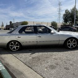 1991 Lexus LS 400