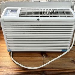 LG 6,000 BTU 115V Window Air Conditioner LW6017R Cools 250 Sq. Ft. with Remote Control in White