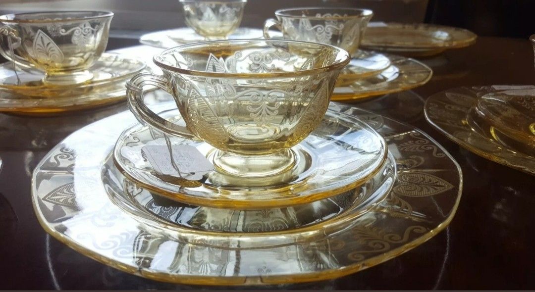 20 pc Fostoria Trojan topaz Cup Saucer Lunch Dinnerware glass depression fairfax antique yellow tea demitasse