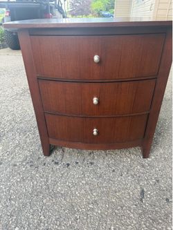 Thomasville night stand