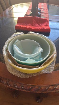 3 prepared cooking bowls