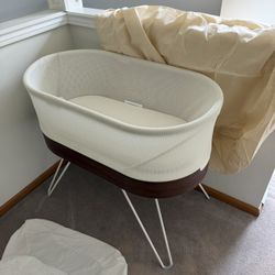 Snoo Smart Sleeper Bassinet With Sheets And Sleep Sacks