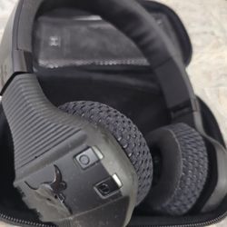 Under Armour®
 Project Rock Sport Wireless Train JBL