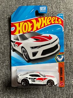 Hot Wheels White Chevrolet Camaro SS – Brand New | HW Torque