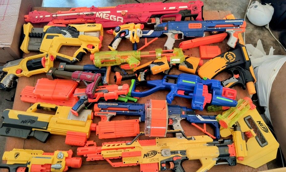 Huge NERF Gun Lot Over 15 Guns, Large Rifles Pistols & Accessories