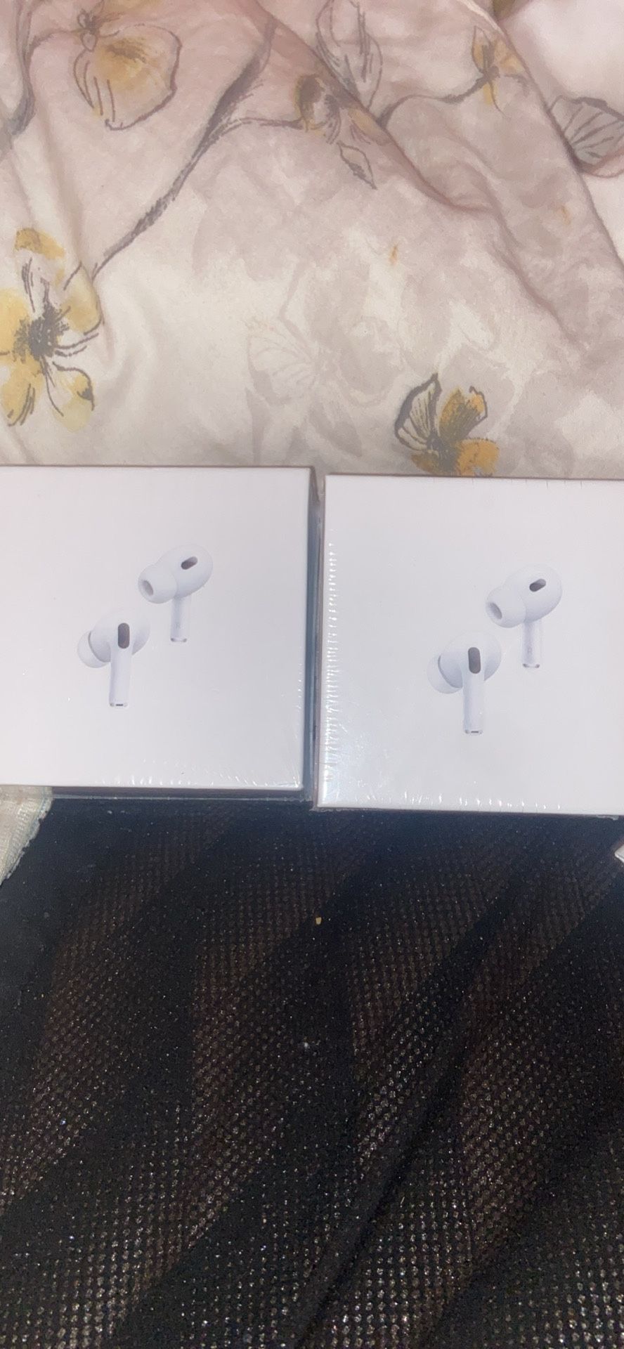 2 AirPod Pros