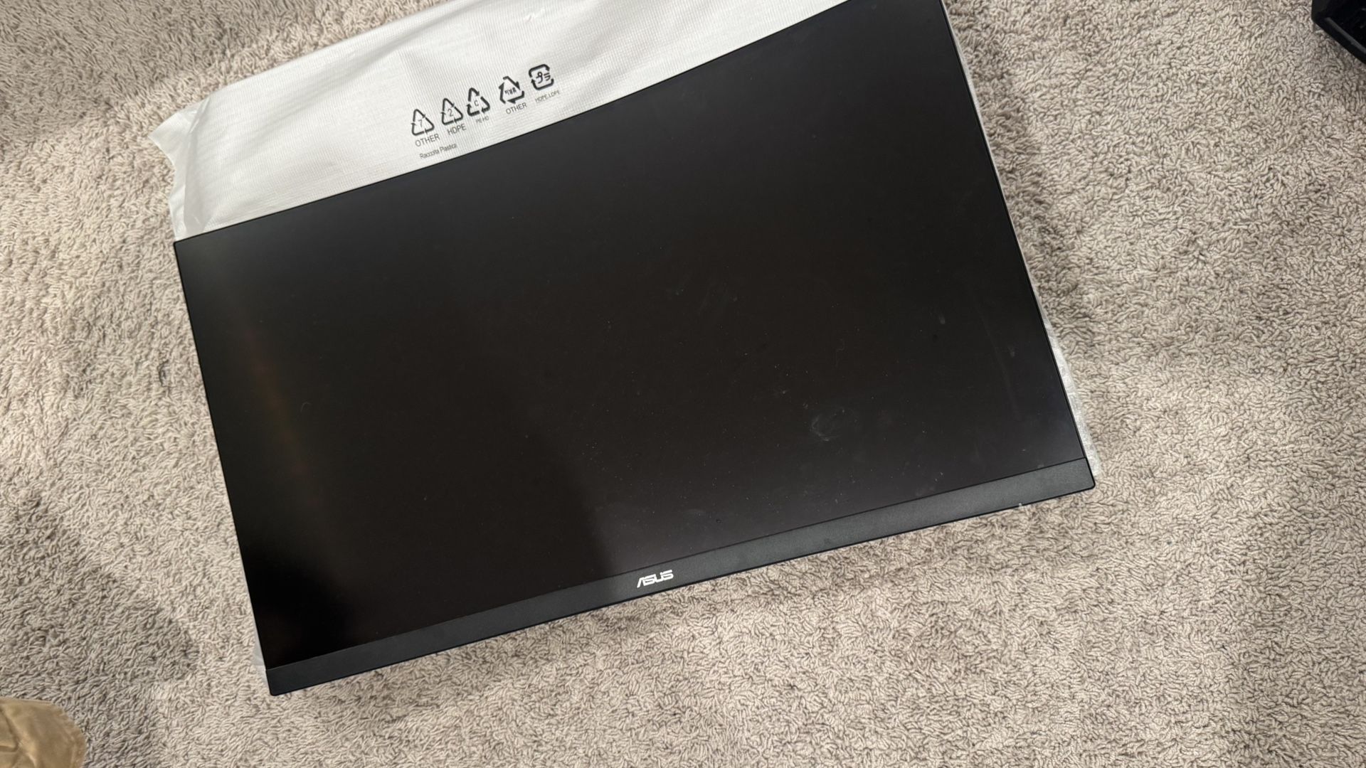 ASUS 31.5” MONITOR GAMING