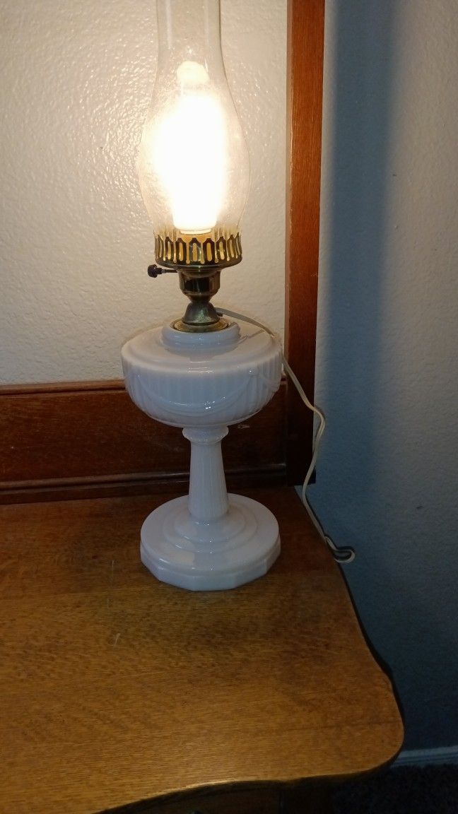 Aladdin Style Kerosene Converted To Electric Table Lamp