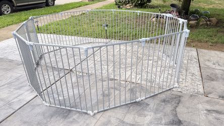 Frisco 13 panel configurable playpen safety gate with 2 doors