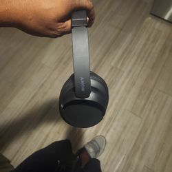 Sony Wireless Buetooth. Headphones
