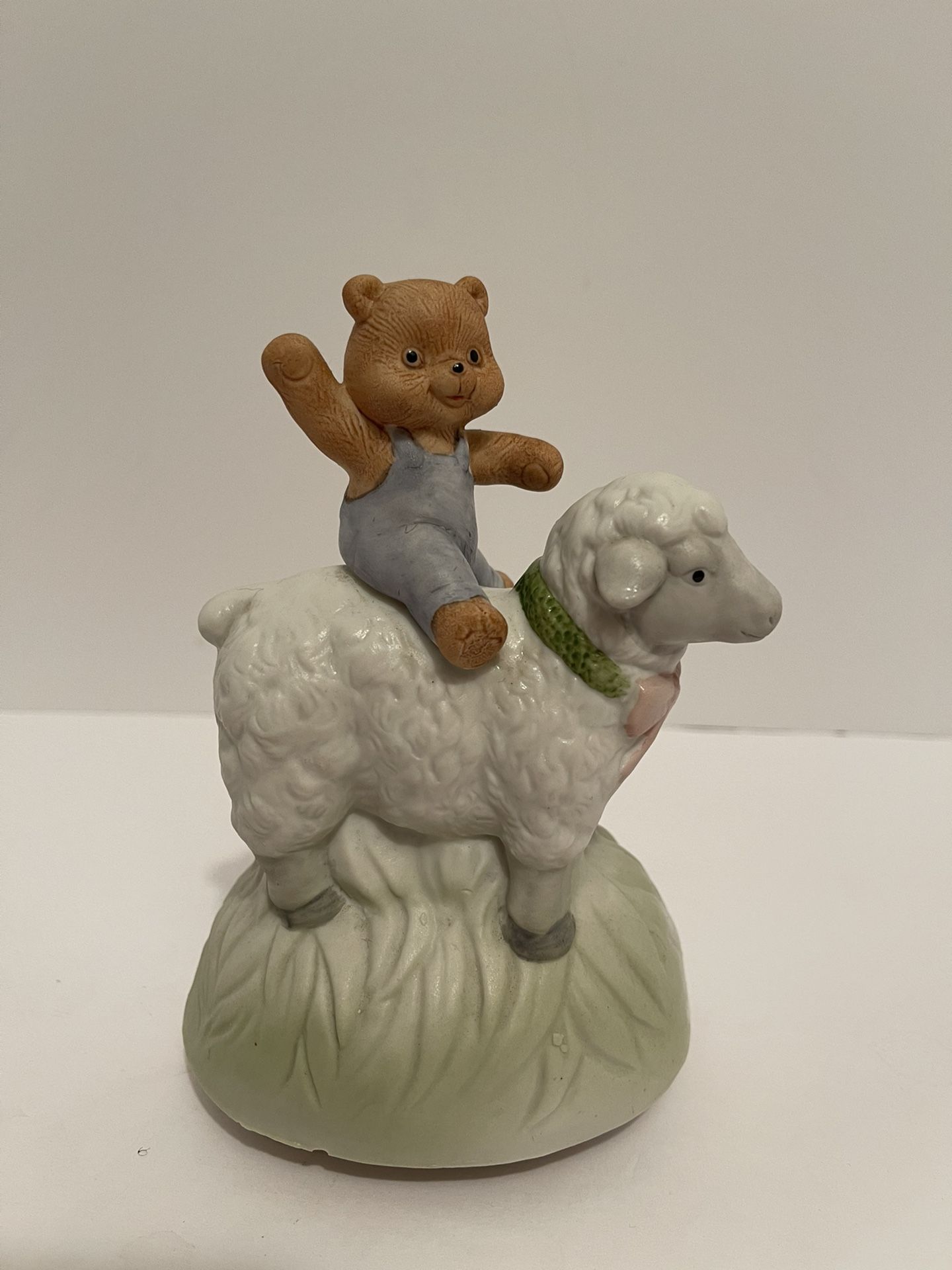 Farmer In The Dell, Music Box, Sheep/bear