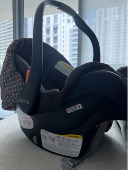 Baby car seat with base