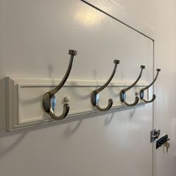 Brand New 27 in. White Rack with 5 Satin Nickel Hooks Heavy Great Quality.       Desk Chair Table End Dresser Mirror Decor Toys Weights