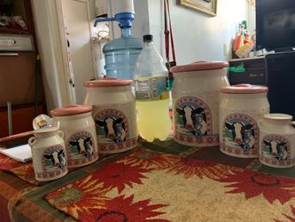 Nice cow Kitchen Ceramic Canister set of 6 $ 25dls