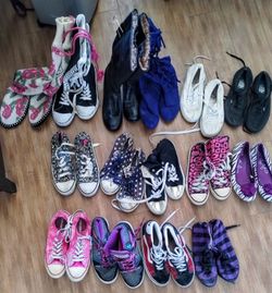 Converse Vans LOT 15 PAIRS WOMENS GIRLS KIDS Designer SHOES/BOOTS/CHUCK TAYLORS/LEATHER Size 7 8 8.5