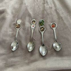 vintage collectible souvenirs spoons