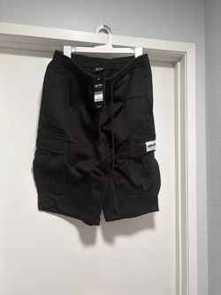 Brand New Shaka Wear Fleece Cargo Shorts. Size Large