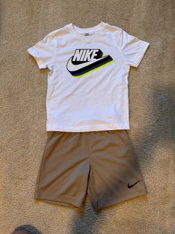 Nike Kids T-Shirt and Shorts Set size:5-6