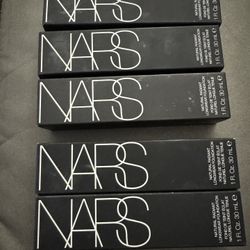 NARS Fundation Make Up 
