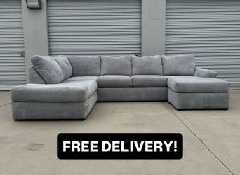 FREE DELIVERY || Broyhill 2Pc Dual Chaise Sectional