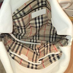Burberry Bag Like New 