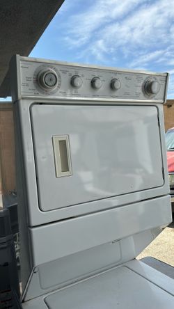 Washer and dryer stackable