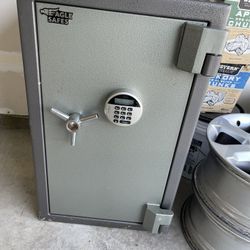 Heavy duty safe 