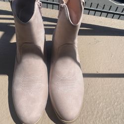 Childrens Place baby Pink size 5 Boots 