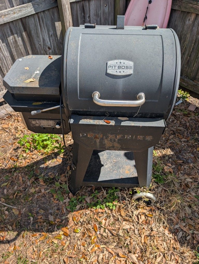 Pit Boss Pro Series II 600 Wood Pellet Grill